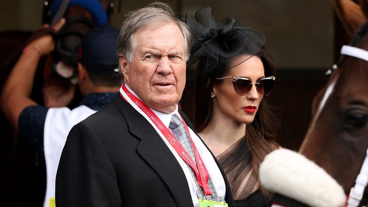 New NFL Hall of Famer comments on Belichick and Hudson