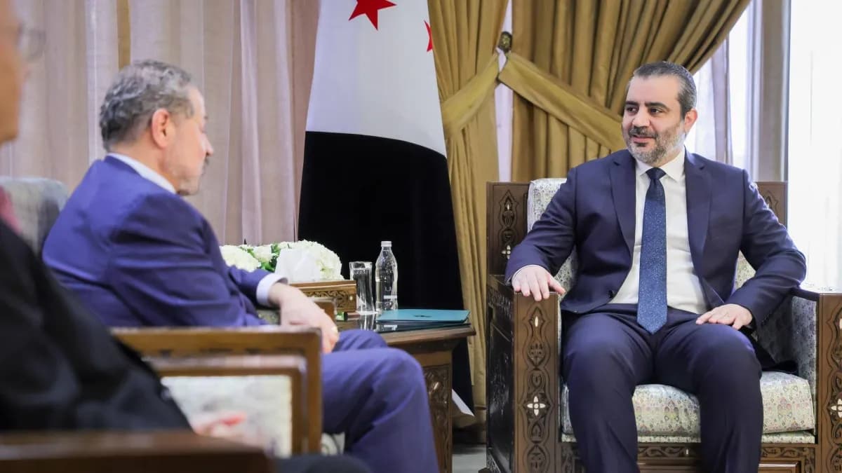 Al-Shabani Consults Palestinian Advisor