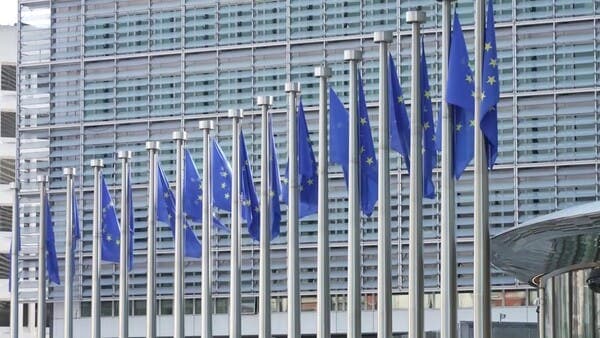 EU considers new sanctions on Russian banks