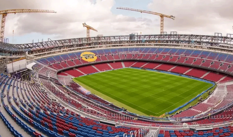 Worker dies at Barcelona Stadium