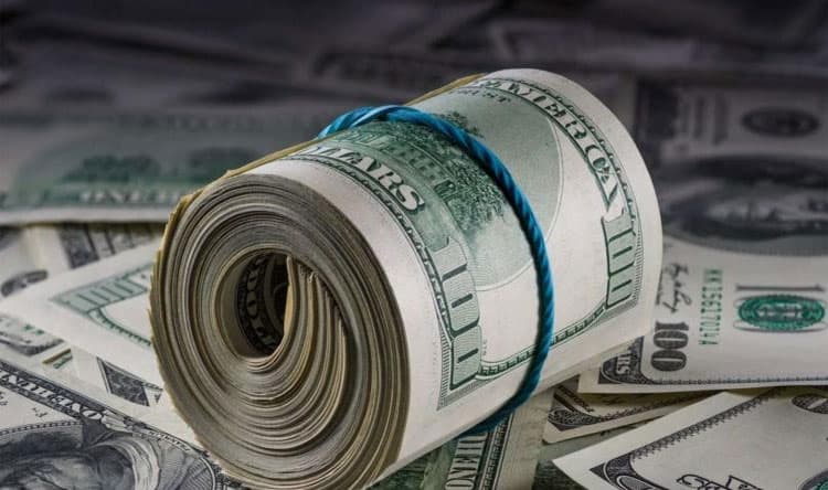 Dollar falls amid US-Iran tensions