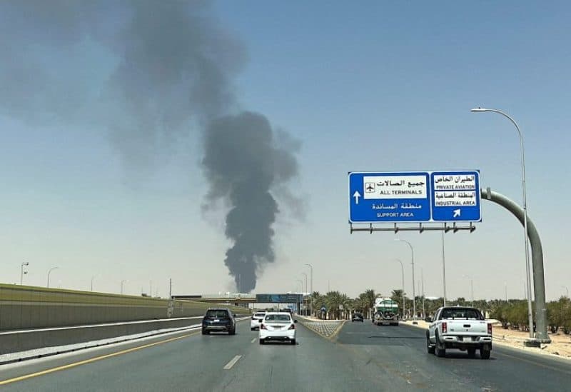 السعودية: هجومان على مطار الملك خالد ووفاة 3